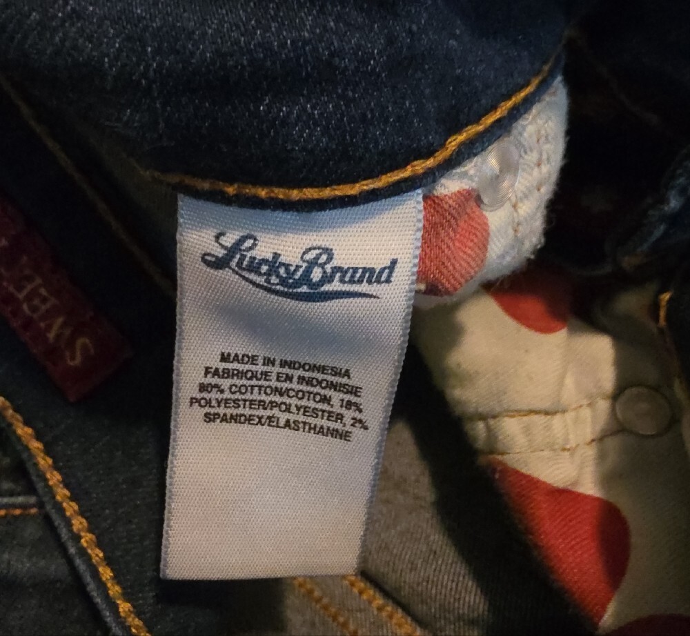 Lucky Brand's Classic Dark Blue Women's Bootcut Jeans Size 8 - Picture 5 of 5